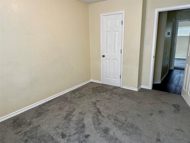 Building Photo - 15410 Apple Bloom Way