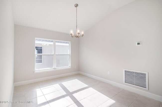 Building Photo - 2482 Carrick St