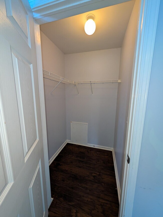 Building Photo - 849 Brandon Ave