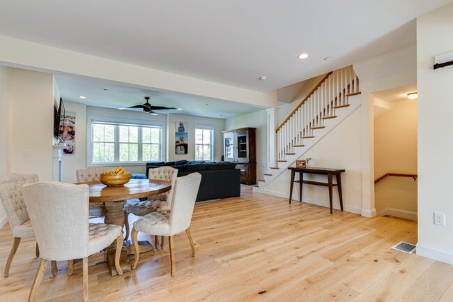 Building Photo - 30 Cate St