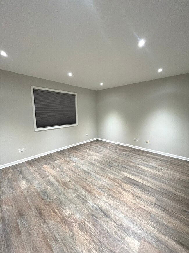 Building Photo - 7875 N Caldwell Ave