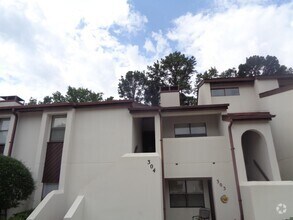Building Photo - 301 Kings Row Dr