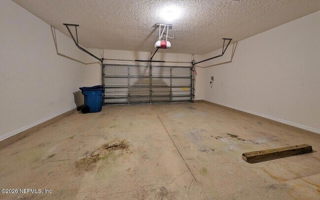 Building Photo - 3120 Double Oaks Dr