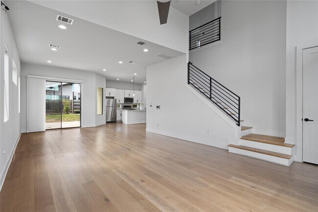 Building Photo - 409 Delmar Ave