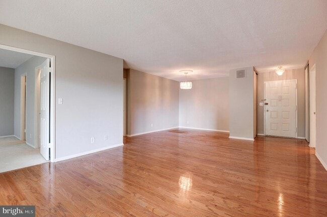 Building Photo - 8370 Greensboro Dr