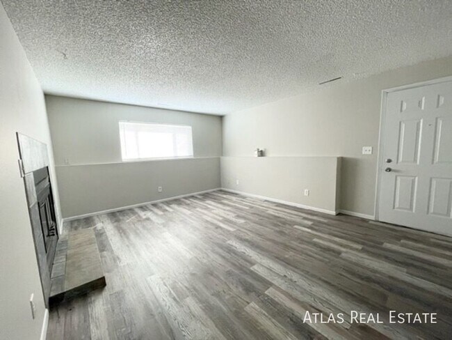 Building Photo - 4477 E Pikes Peak Ave