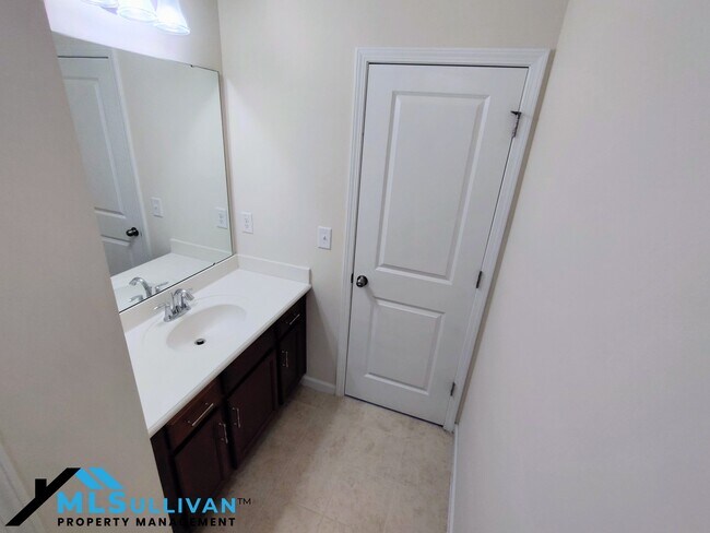 Building Photo - 5454 Jessip St