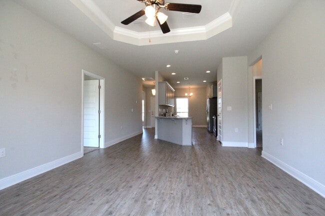 Building Photo - Coming Soon! Pet-Friendly 3-Bed Home with ...