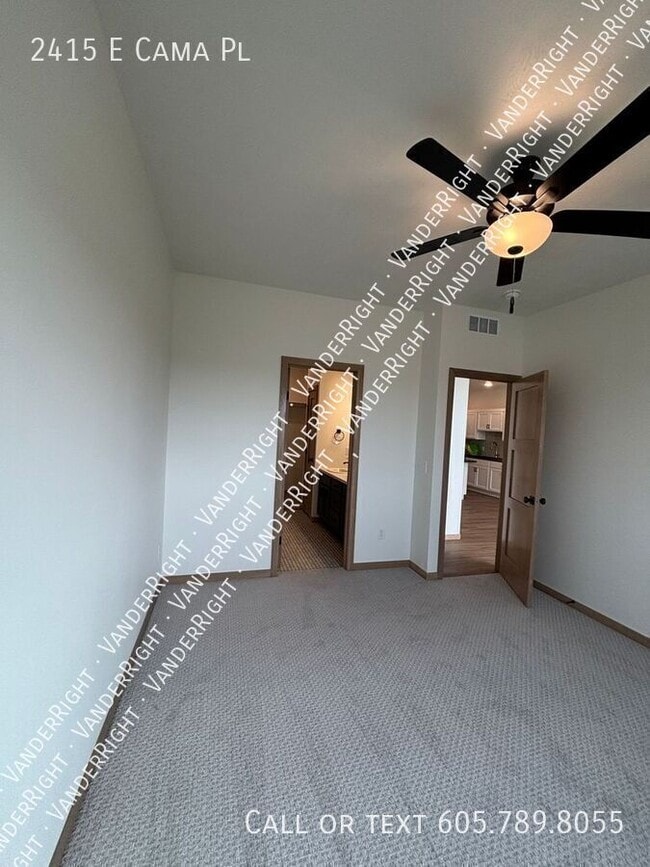 Building Photo - 2415 Cama Pl