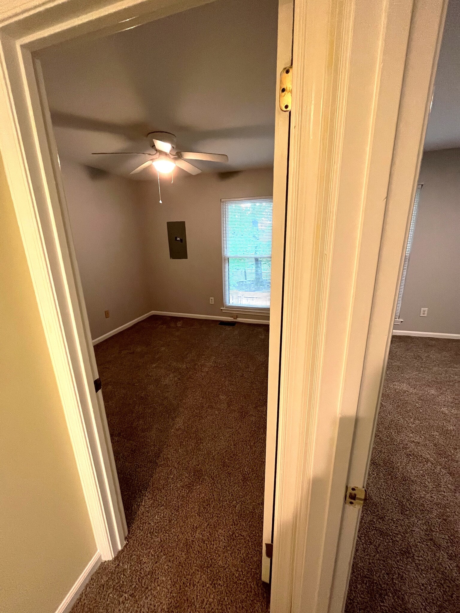 Spare Bedrooms - 1035 Willow Green Dr