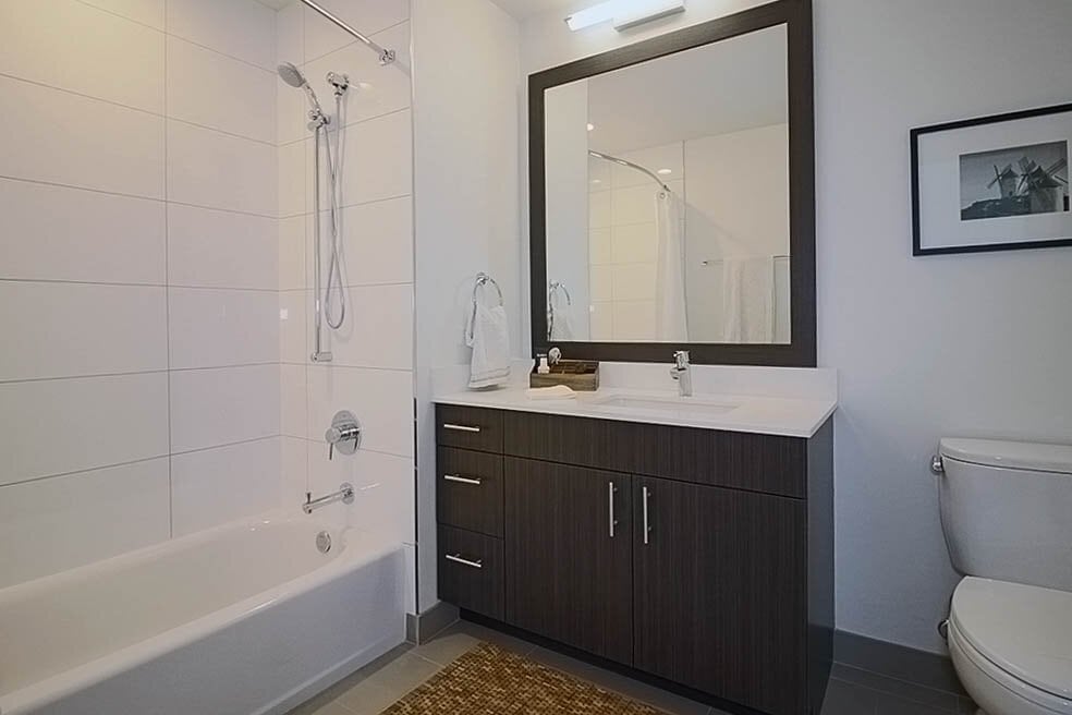 Building Photo - 429 N Park Dr