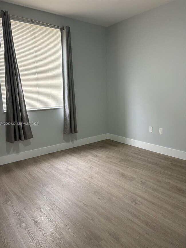 Building Photo - 2100 Greenview Shores Blvd