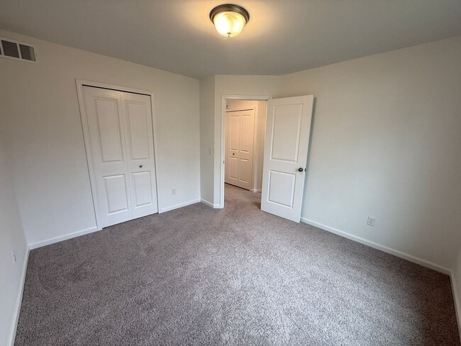 Building Photo - Modern 3-Bedroom Home with 1.5 Baths