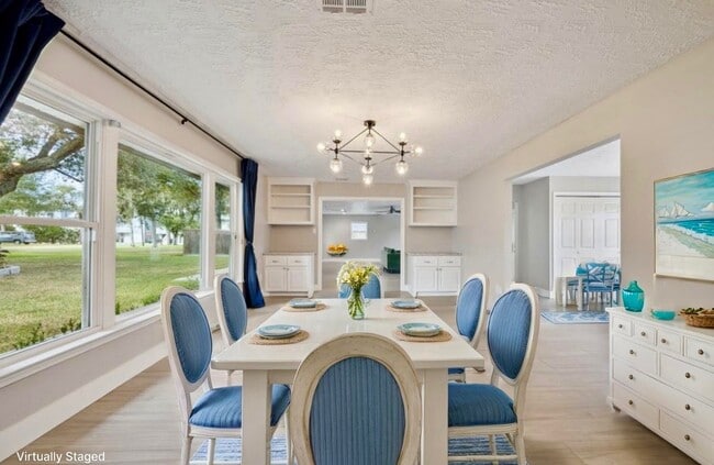 Building Photo - 205 W Bayou Dr