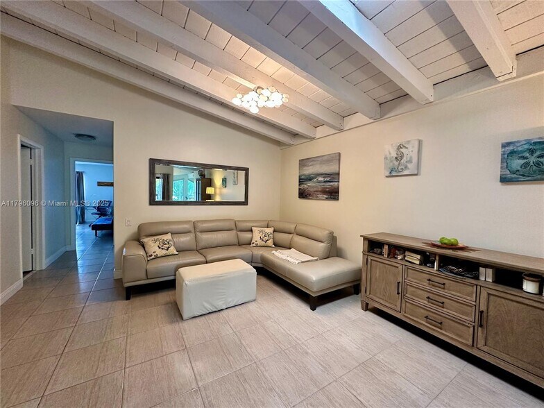 Building Photo - 7034 SW 114th Pl