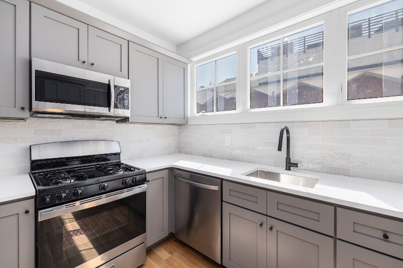 Building Photo - 293 Governor St