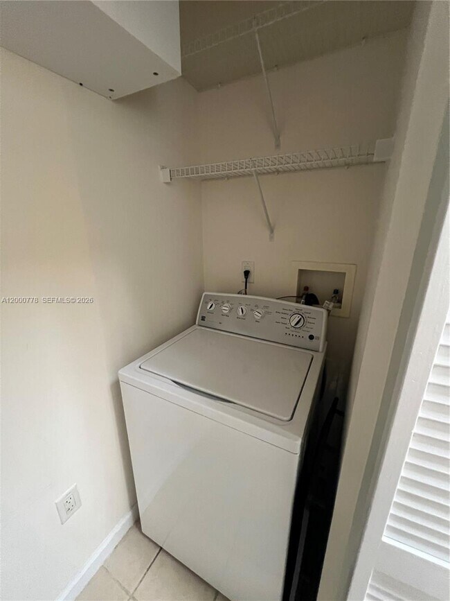 Building Photo - 19501 W Country Club Dr