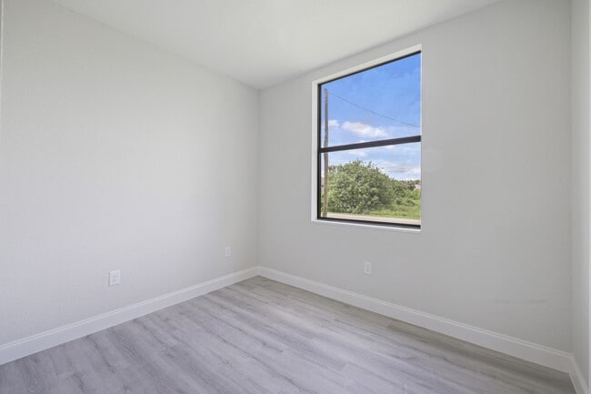 Building Photo - 3216 53rd St W