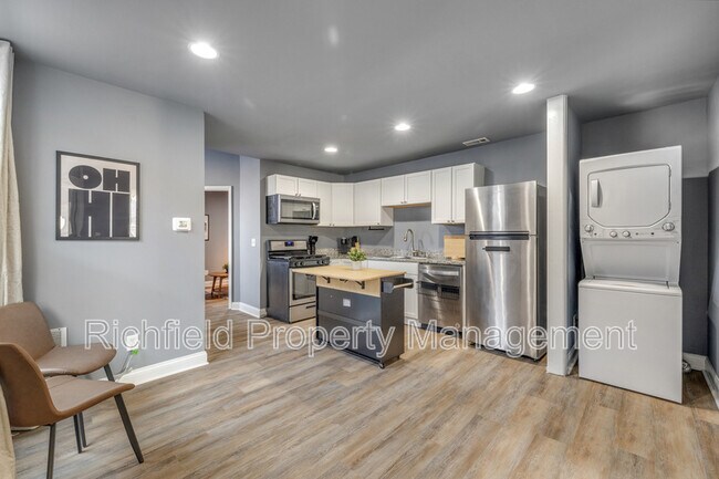 Building Photo - 43 N Beville Ave