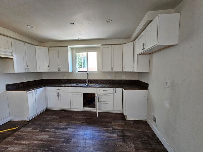 Building Photo - 23(1456,1458)