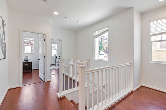 Building Photo - 8940 Acorn Way