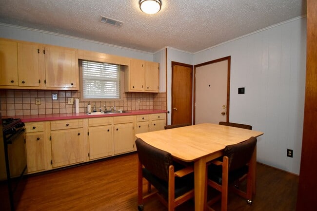 Building Photo - 4 Bedroom, 1.5 Bath Home in Ruston