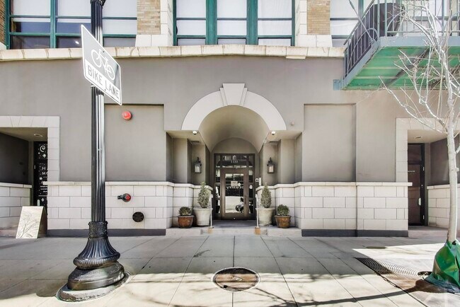 Building Photo - 1133 S Wabash Ave