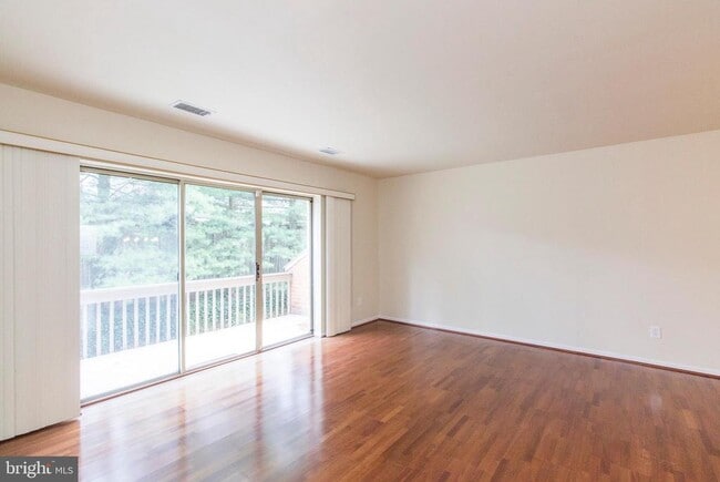 Building Photo - 50 Woodside Rd