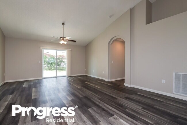 Building Photo - 3180 Thoroughbred Loop N