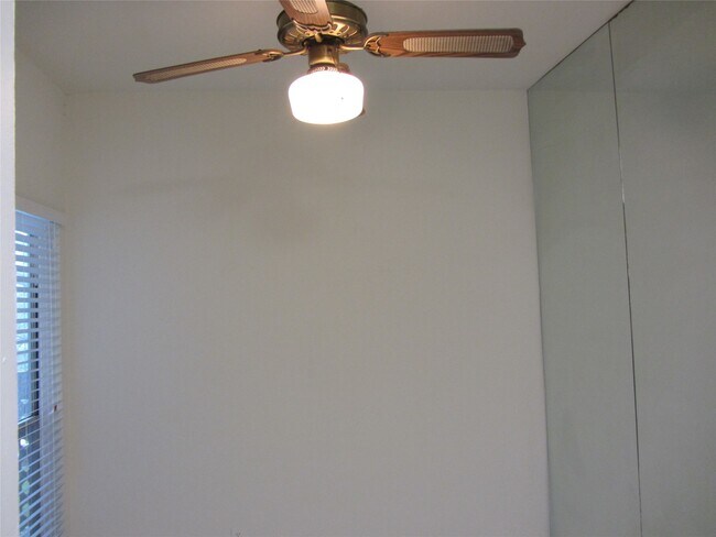 Building Photo - 6500 Harbor Town Dr