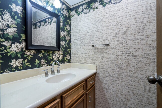 Building Photo - 8330 Silver Shadows Ln