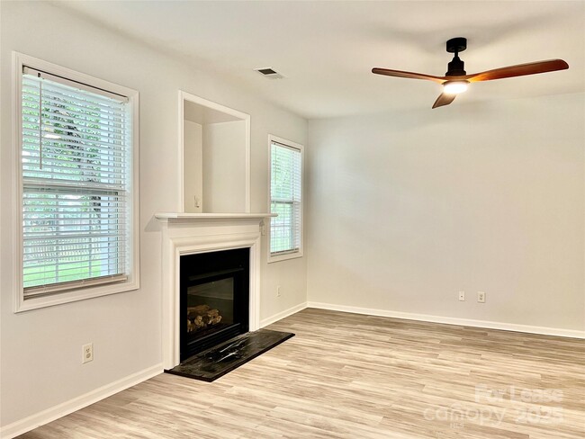 Building Photo - 5717 Lindley Crescent Dr