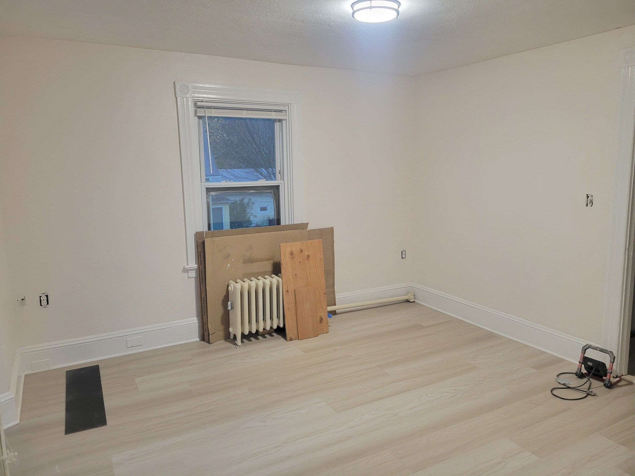 Building Photo - 293 Grove Ave