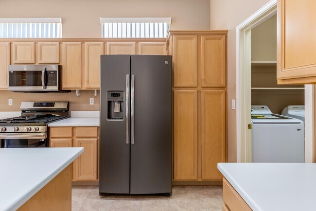 Building Photo - 78745 Platinum Dr