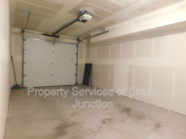 Building Photo - 657 Trinity Way