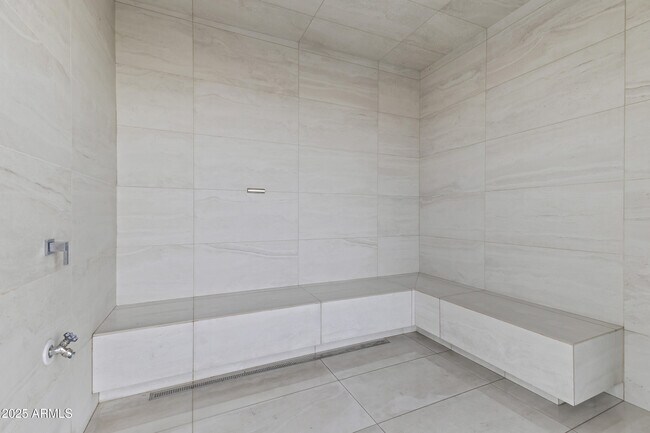 Building Photo - 7180 E Kierland Blvd