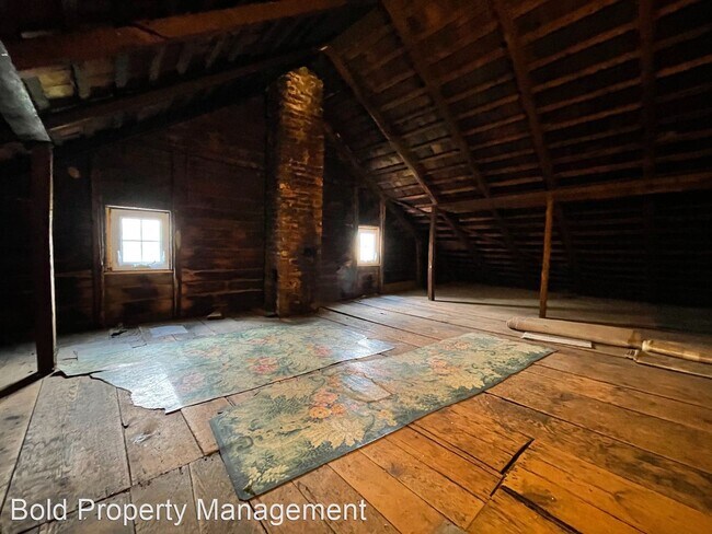 Building Photo - 3 br, 1.5 bath House - 76 Host Church Rd.