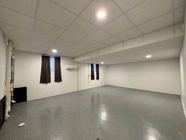 Building Photo - 7564 Passport Dr