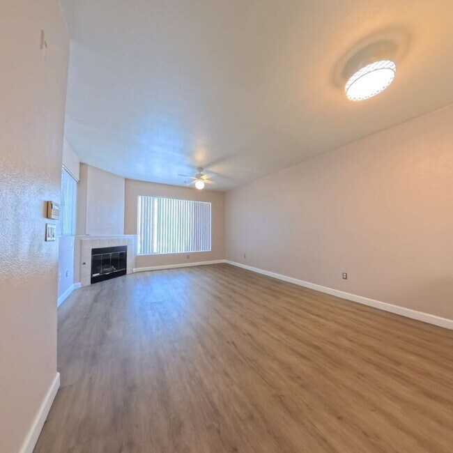 Building Photo - Next To Durango Casino | Gated Community | Laminate Floors | Community Fitness