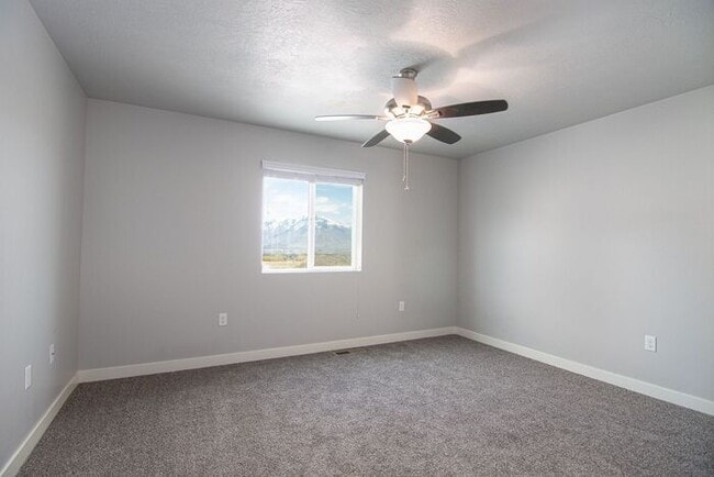 Building Photo - Amazing Paytons Quarry Townhome in Herriman