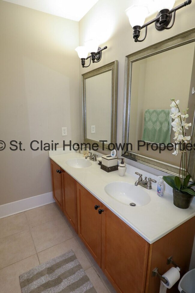 Building Photo - Condo on Logan Martin Lake