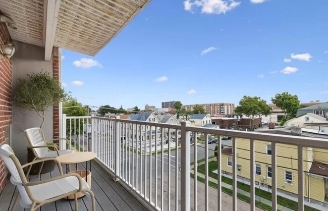 Building Photo - Modern 2BR / 2BA Condo with Balcony & Parking at Union Square – Hackensack