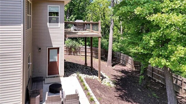 Building Photo - 911 Cheatham Ct