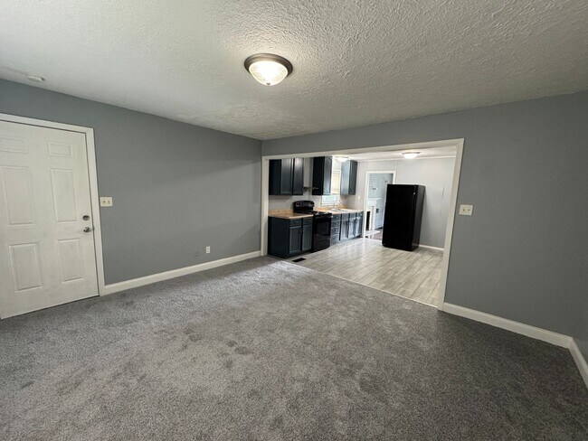 Building Photo - 712 Melvenia St