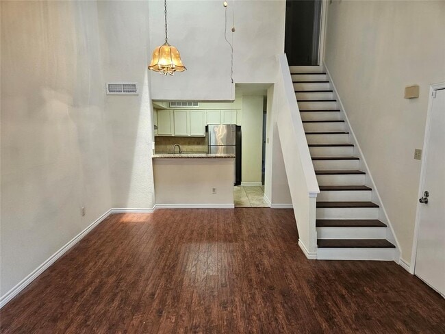 Primary Photo - 2425 Holly Hall St