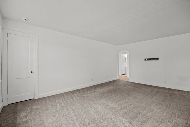 Building Photo - Cozy Home on a Quiet Street