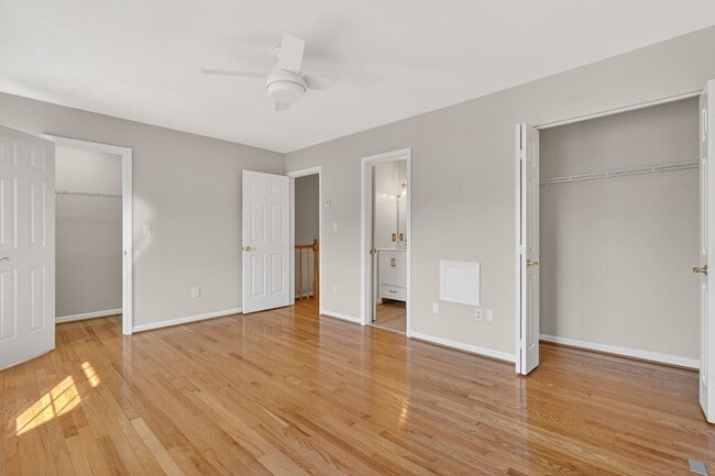 Building Photo - 8 Suncroft Ct