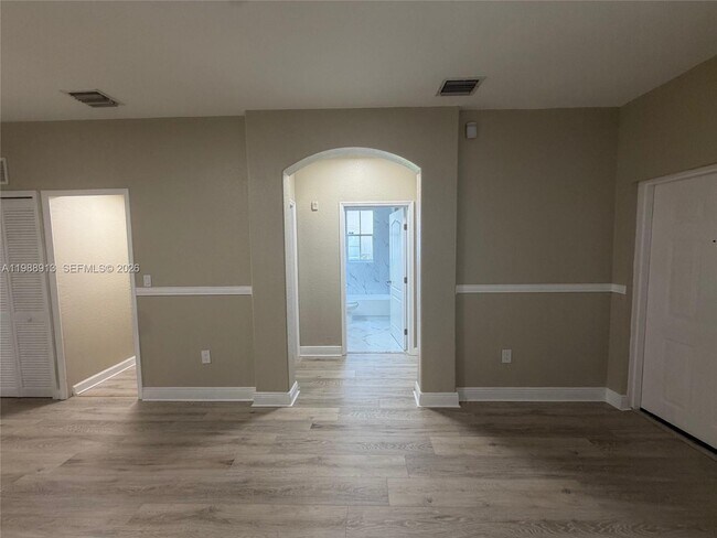 Building Photo - 2637 SE 16th Terrace