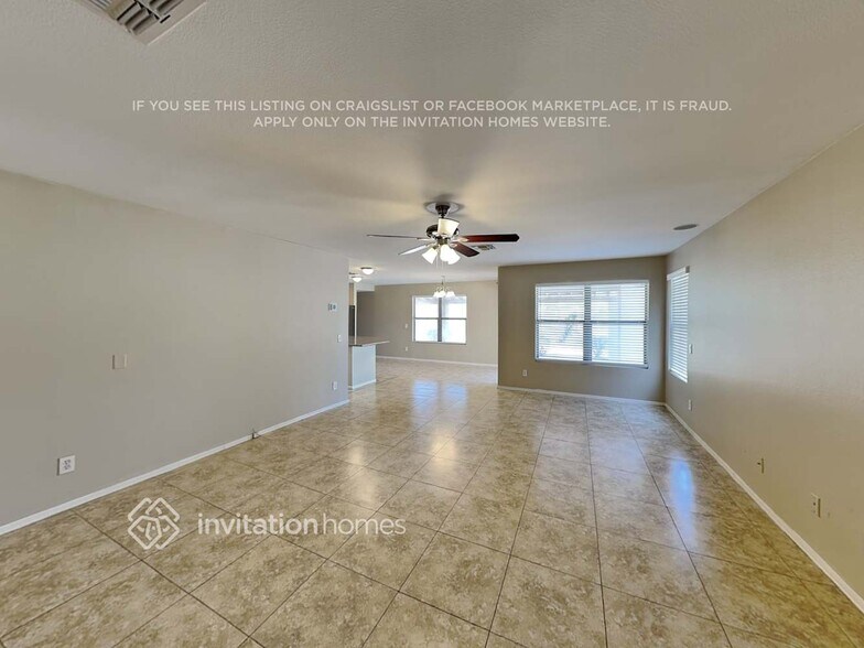 Building Photo - 12808 N Main St