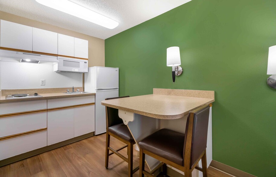 Building Photo - Furnished Studio-Seattle - Bellevue - Fact...